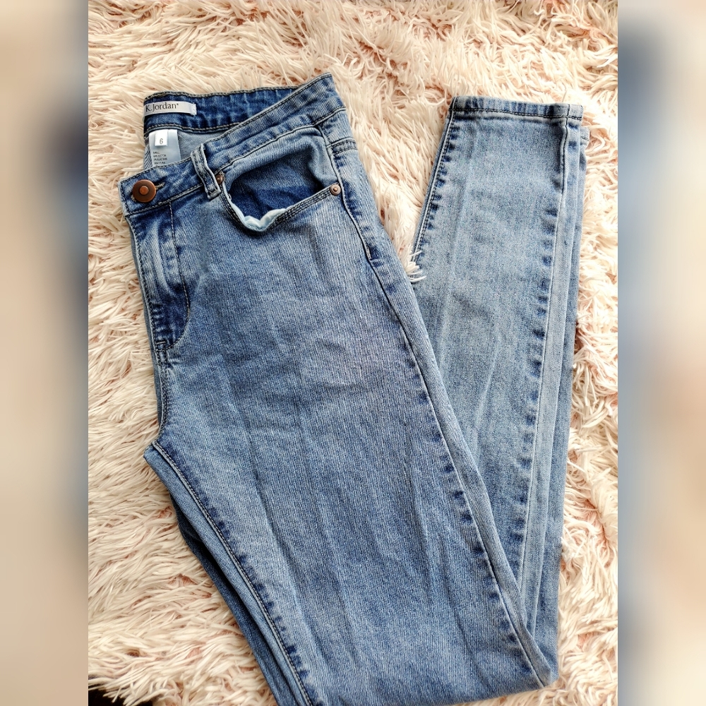 Skinny jeans